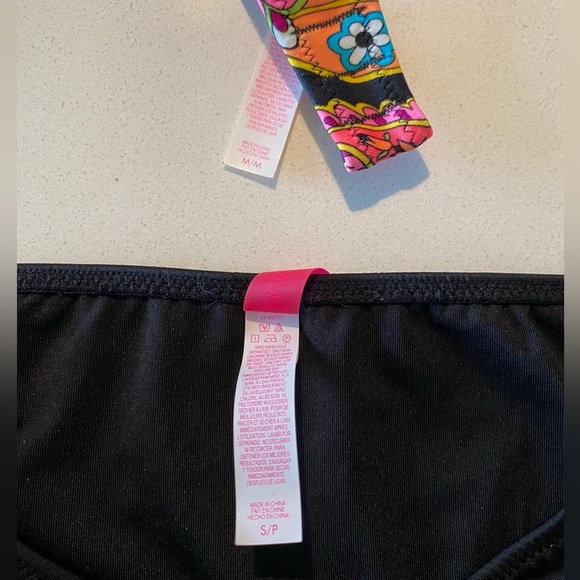 Victoria’s Secret Swimsuit Bathing Suit, Floral Multicolor Top Black Bottom S/M - Picture 2 of 3